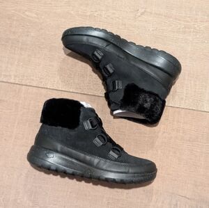 Skechers Black Faux Fur-Lined Ankle Winter Boots Size 8